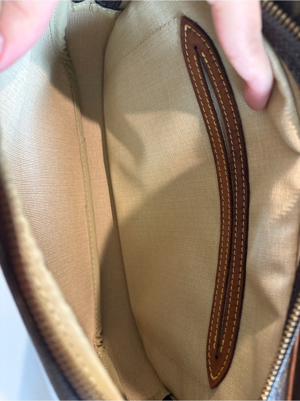Louis Vuitton Reporter PM
Brown Monogram Crossbody Bag - Picture 10 of 15
